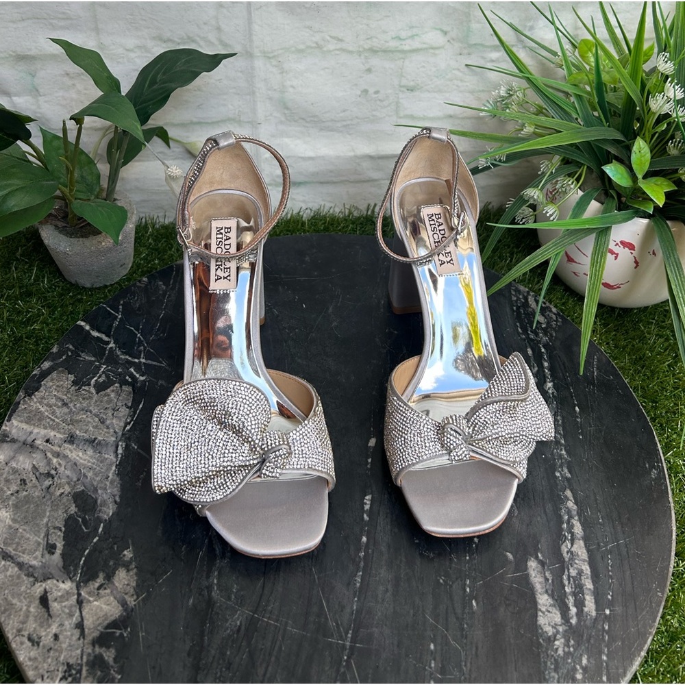 BADGLEY MISCHKA Poppy Rhinestone Bejeweled Block Heel Silver 7.5 - Picture 2 of 13